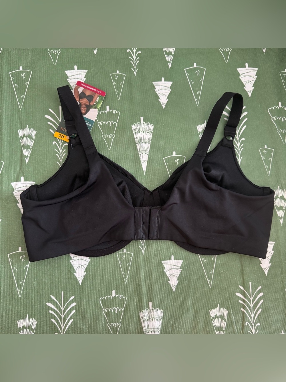 Vanity Fair Radiant 2-Ply Full Coverage Back Smoothing Underwire Bra 42D Black - Picture 7 of 15